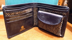 HIP WALLET WITH DIVIDER COLOR : ヘリンボーン×DARK BLUE PRICE : 32,000 ＋ TAX