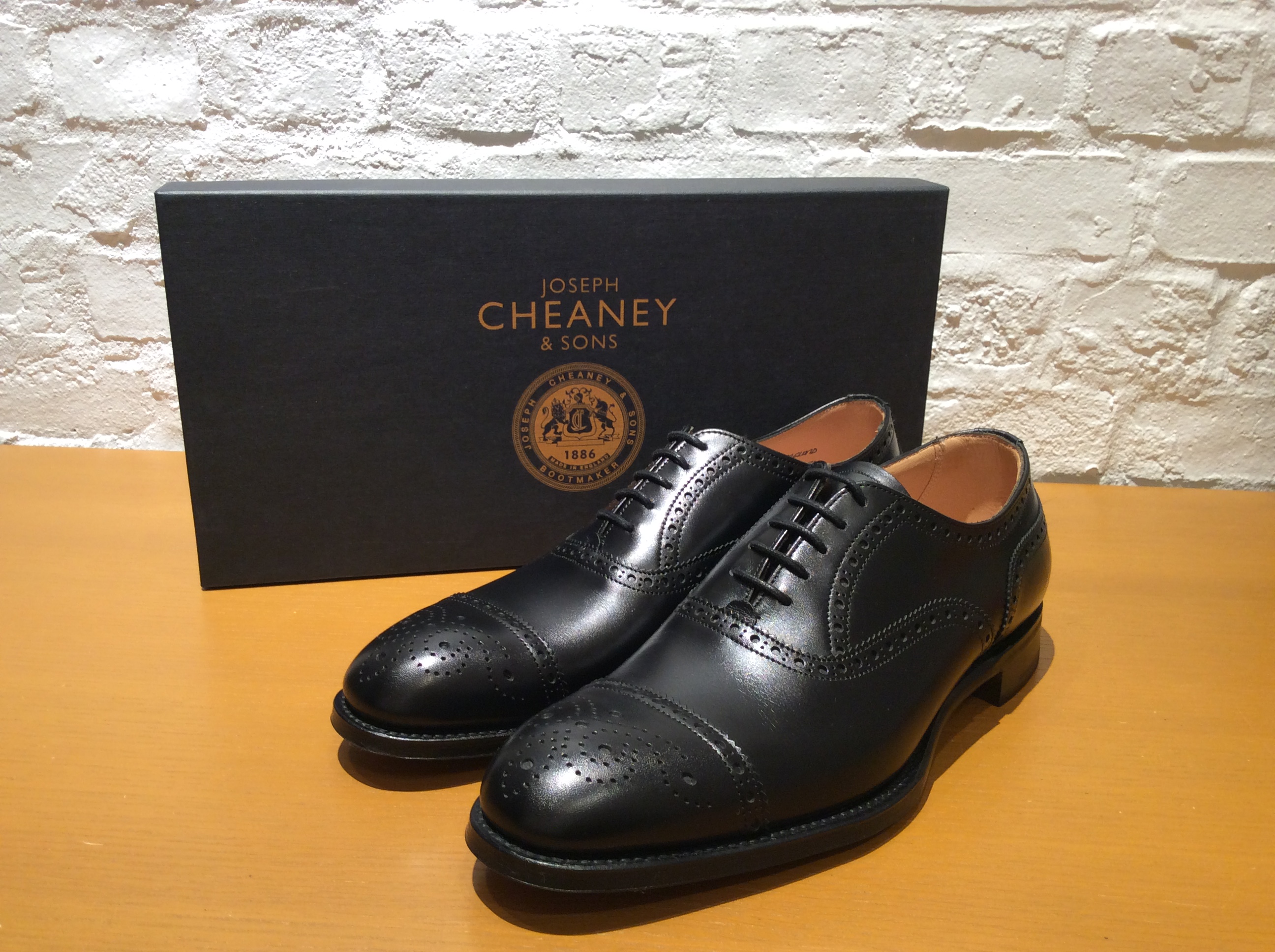 CHEANEY チーニー　外羽根　パンチドキャップトゥ　UK 6.5