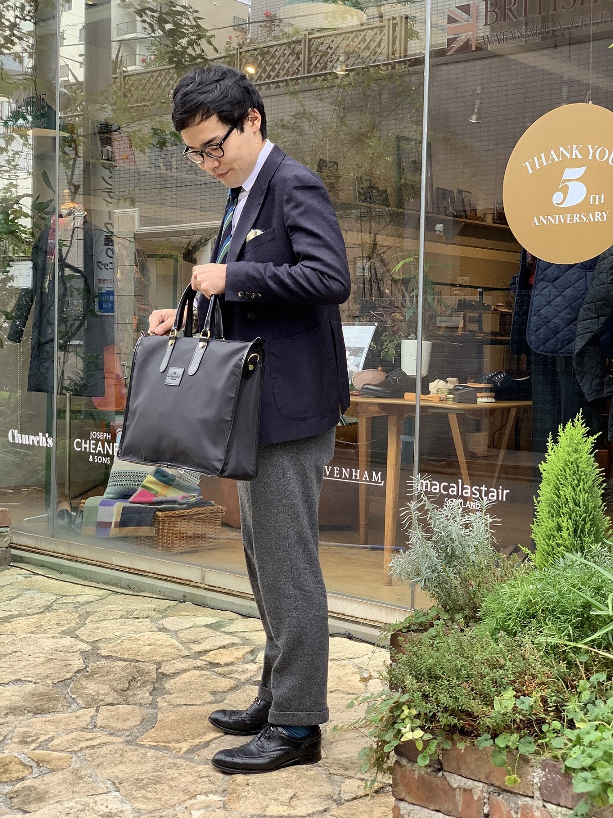 20代から30代の男性にぜひ薦めたい、等身大のブリーフケース