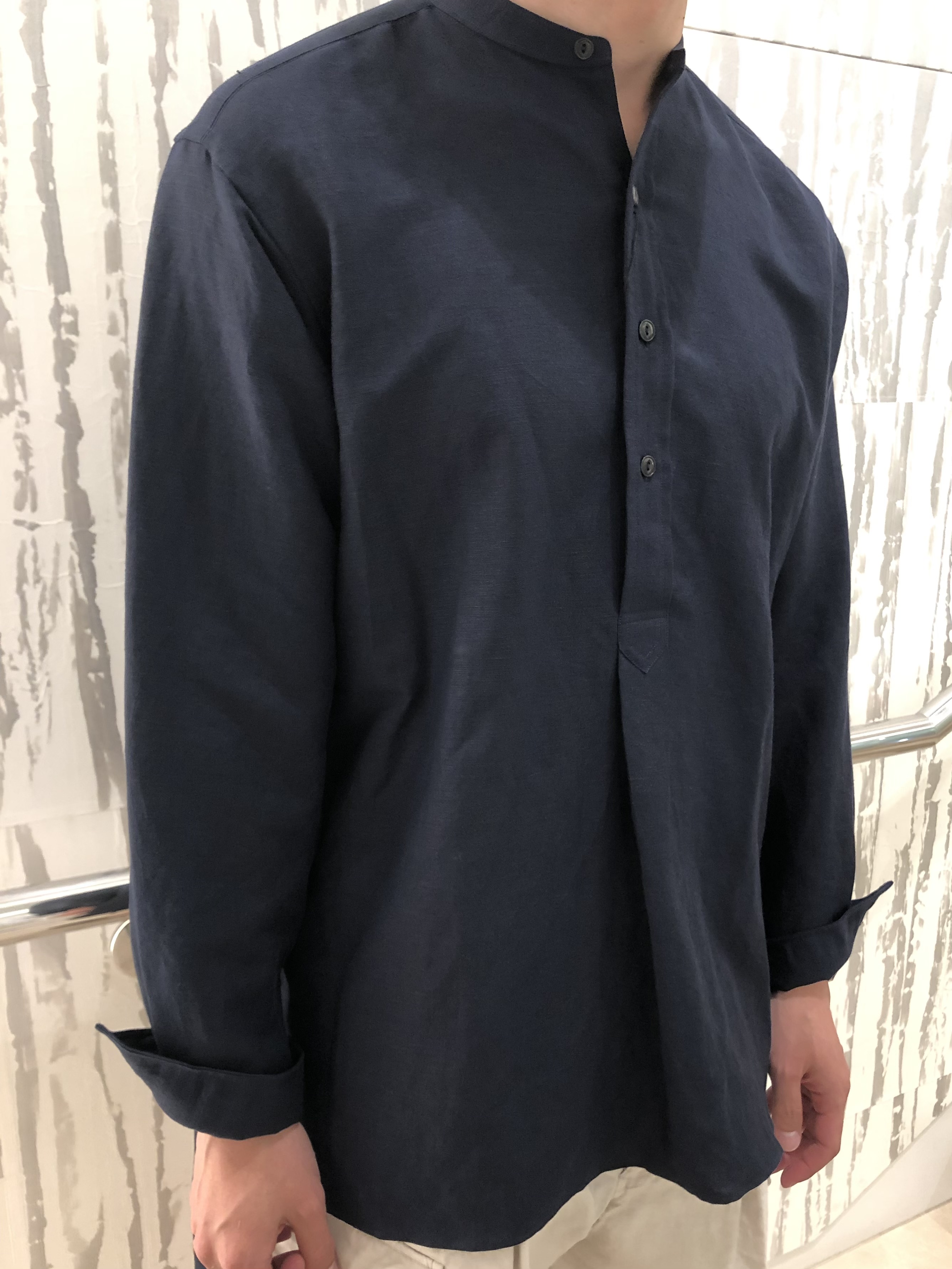 オフィサーシャツに新色登場！リネン×レーヨン素材で快適に | 銀座店 