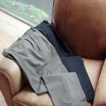 エレガントでありながら機能性を兼ね備えたオフィサーパンツをご紹介