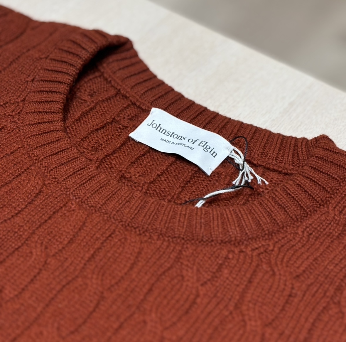 Johnstons of Elgin】カシミアニットウェアが揃いました | BRITISH