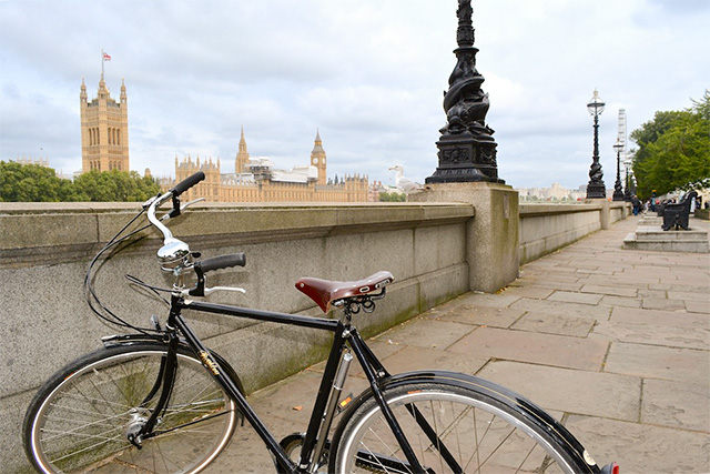 イギリス 自転車 裁判 40万ポンド