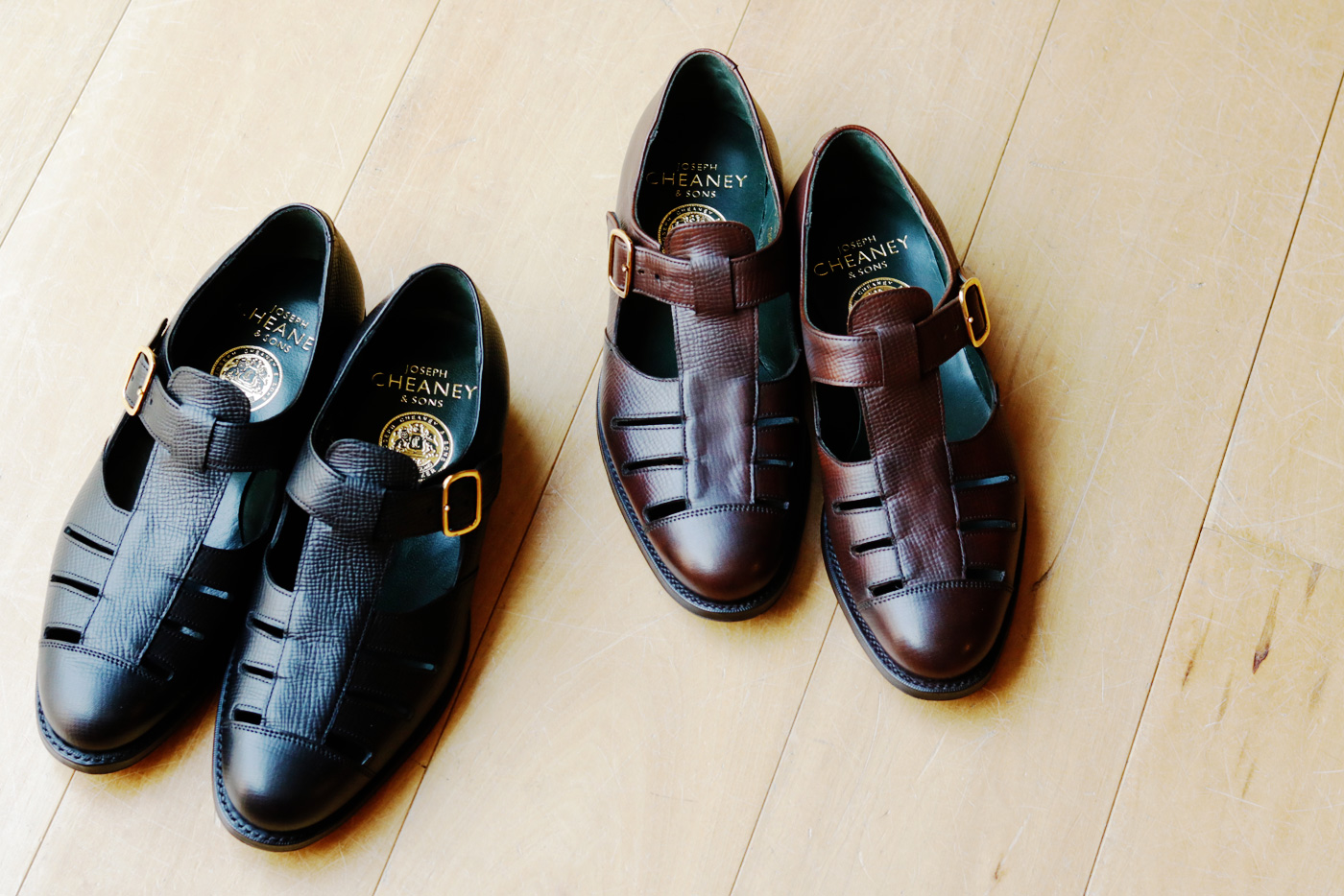 最新アイテム CHEANEY PENZANCE 2 グルカサンダル BLACK ジョセフ