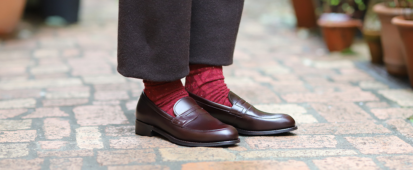 秋冬の装いを彩るシンプルな革靴 ｜ ジョセフ チーニーのウィメンズシューズ 足元コーディネート3選 | BRITISH MADE