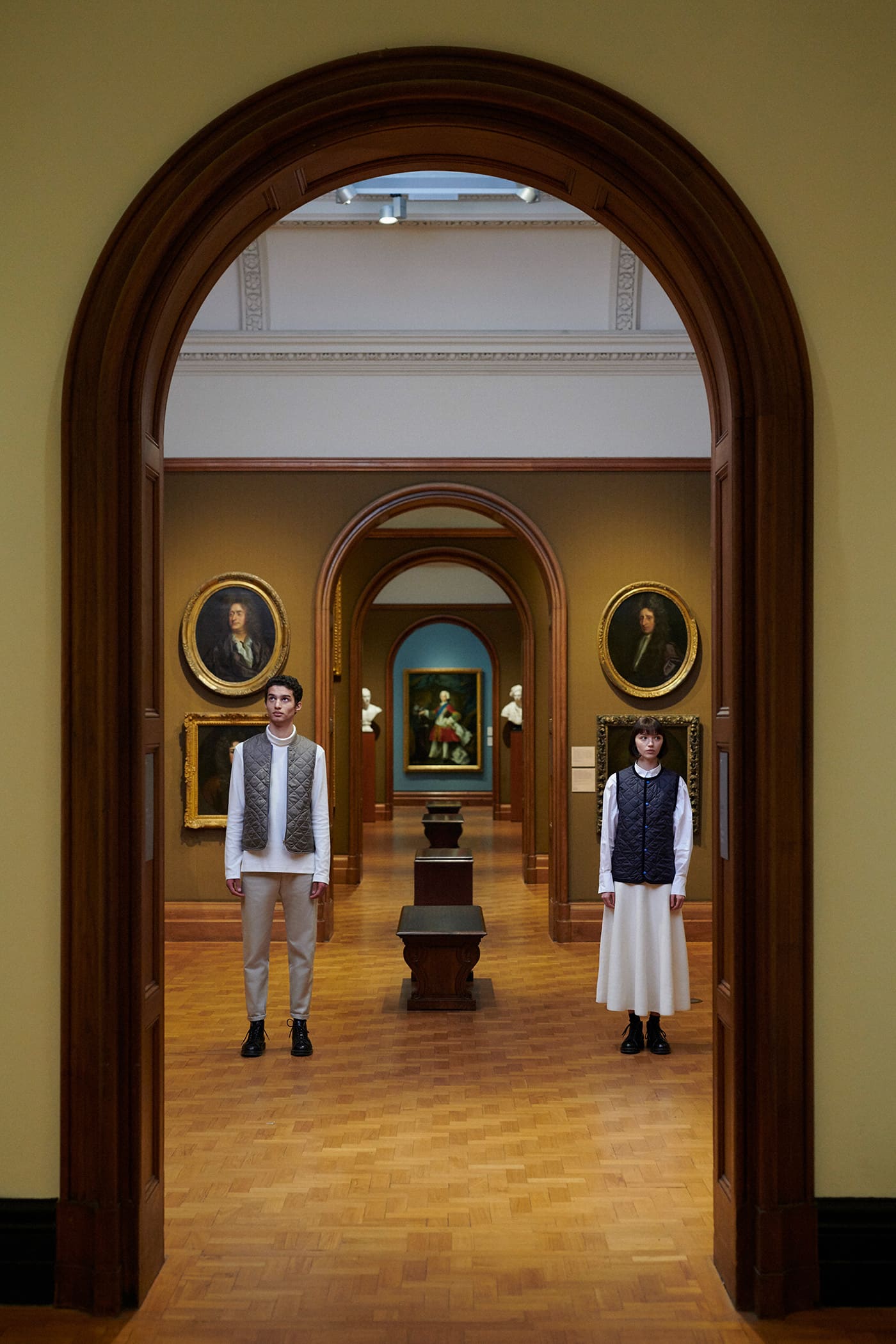 National Portrait Gallery(ナショナル・ポートレート・ギャラリー) LAVENHAM(ラベンハム) ビジュアルルック