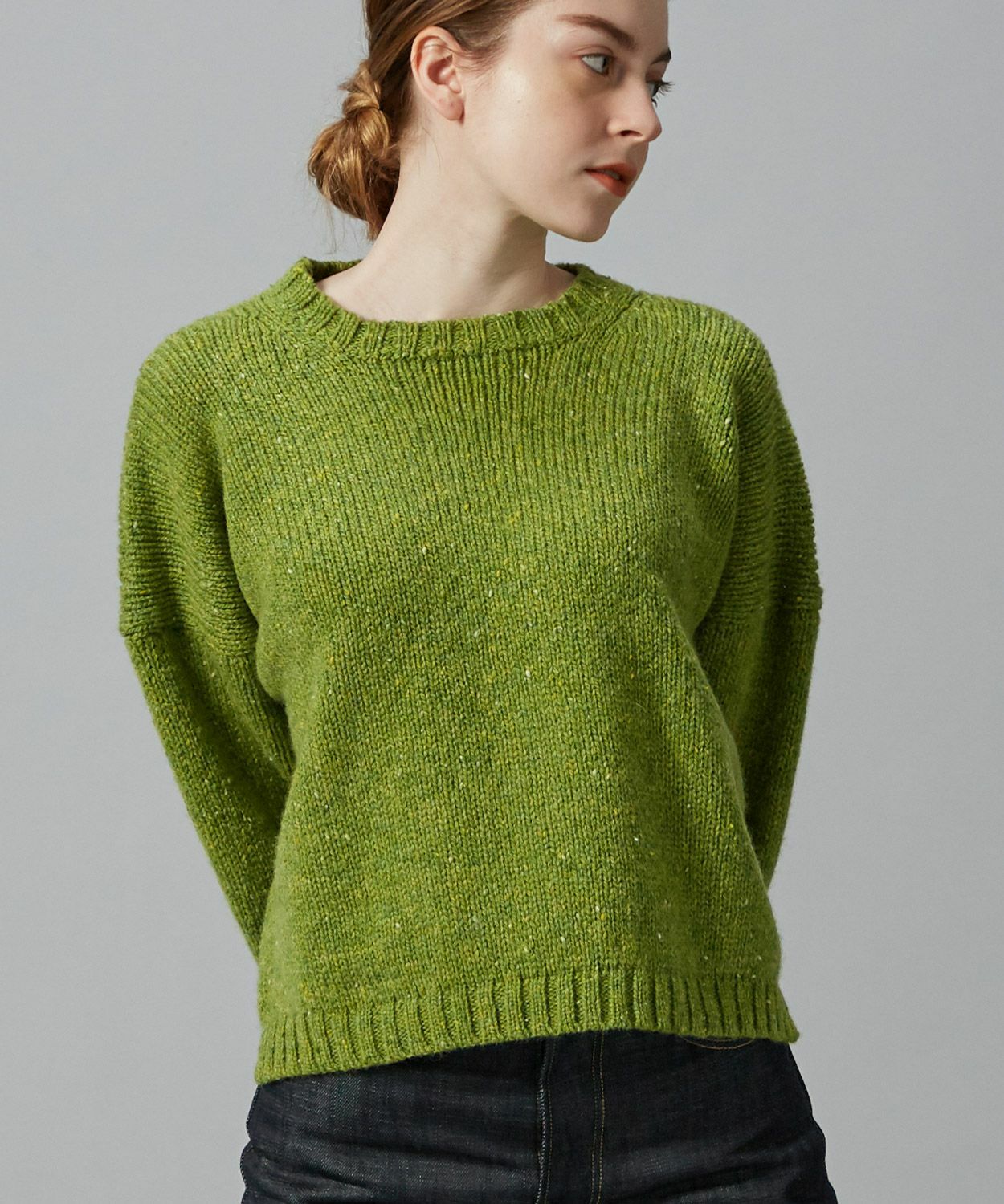マカラスター 旬なデザインを取り入れたシンプルなセーター