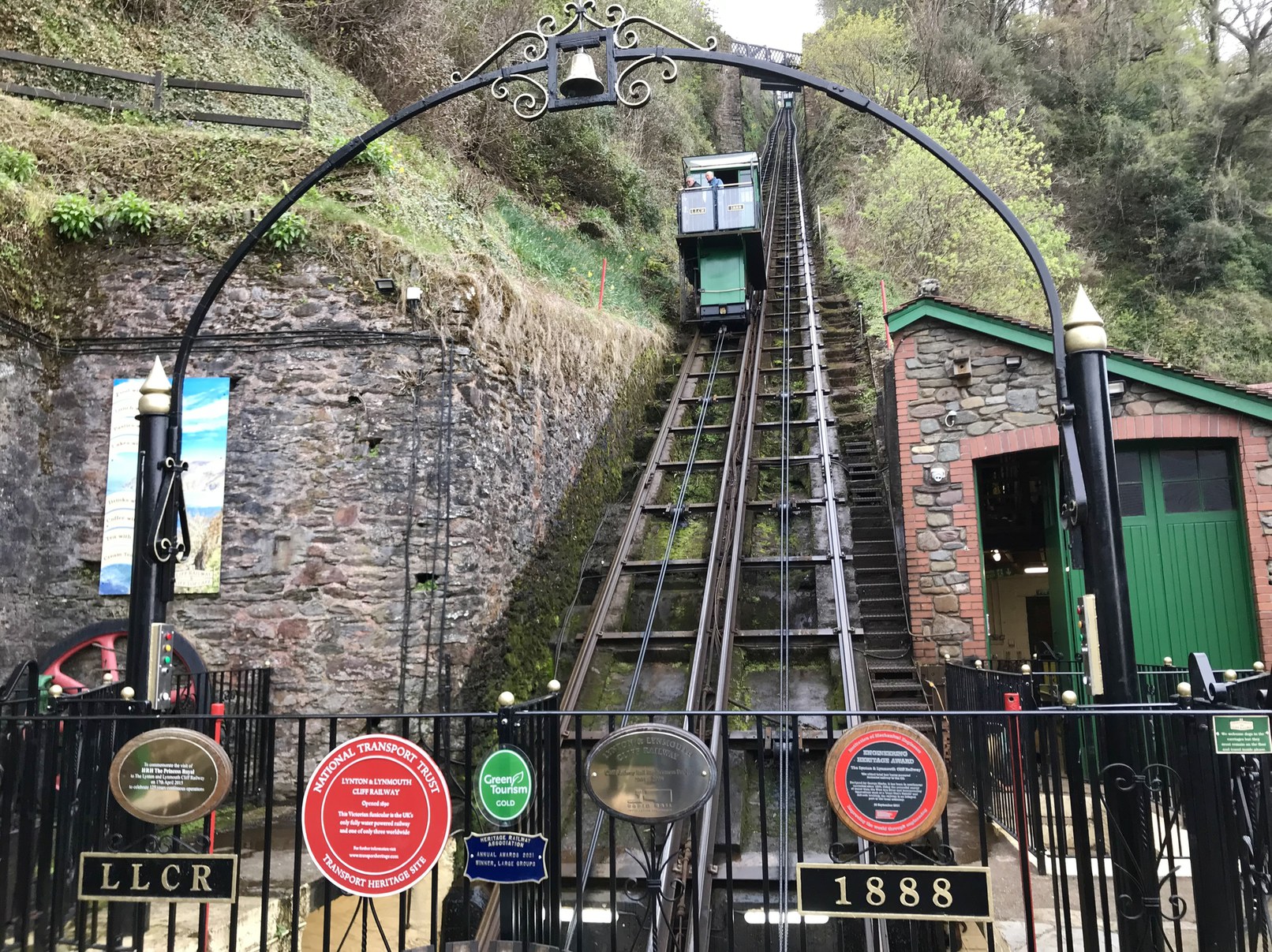 ザ·リントン＆リンマス·クリフ·レイルウェイ（The Lynton & Lynmouth Cliff Railway）