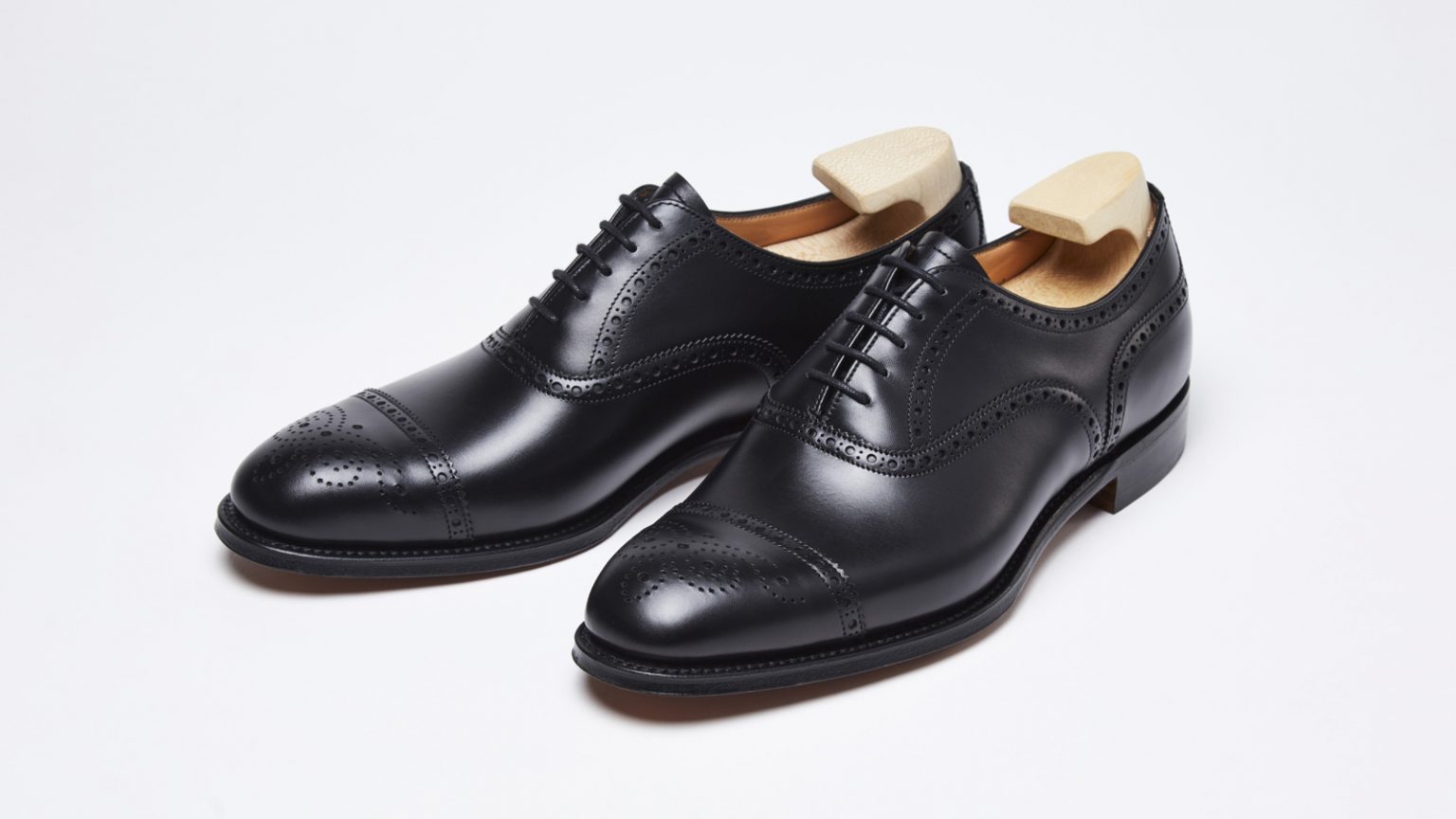 topics_fittingshoes_last125_01