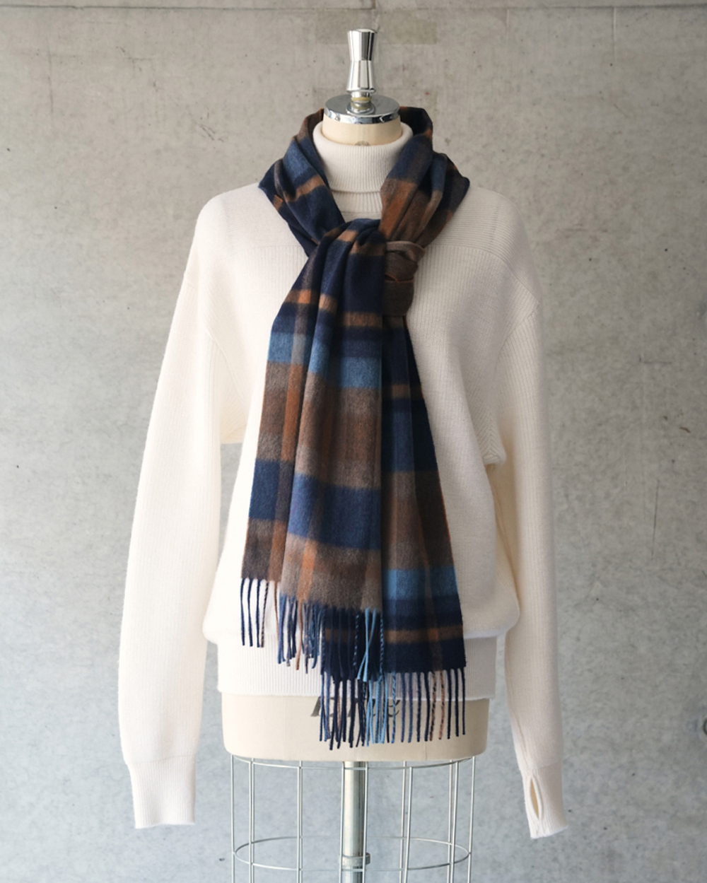 ジョンストンズ Johnstons of elgin ブリティッシュメイド 2025 正規輸入代理店